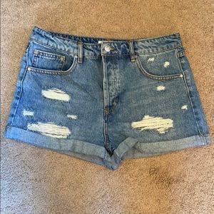 Mid-rise jean shorts
